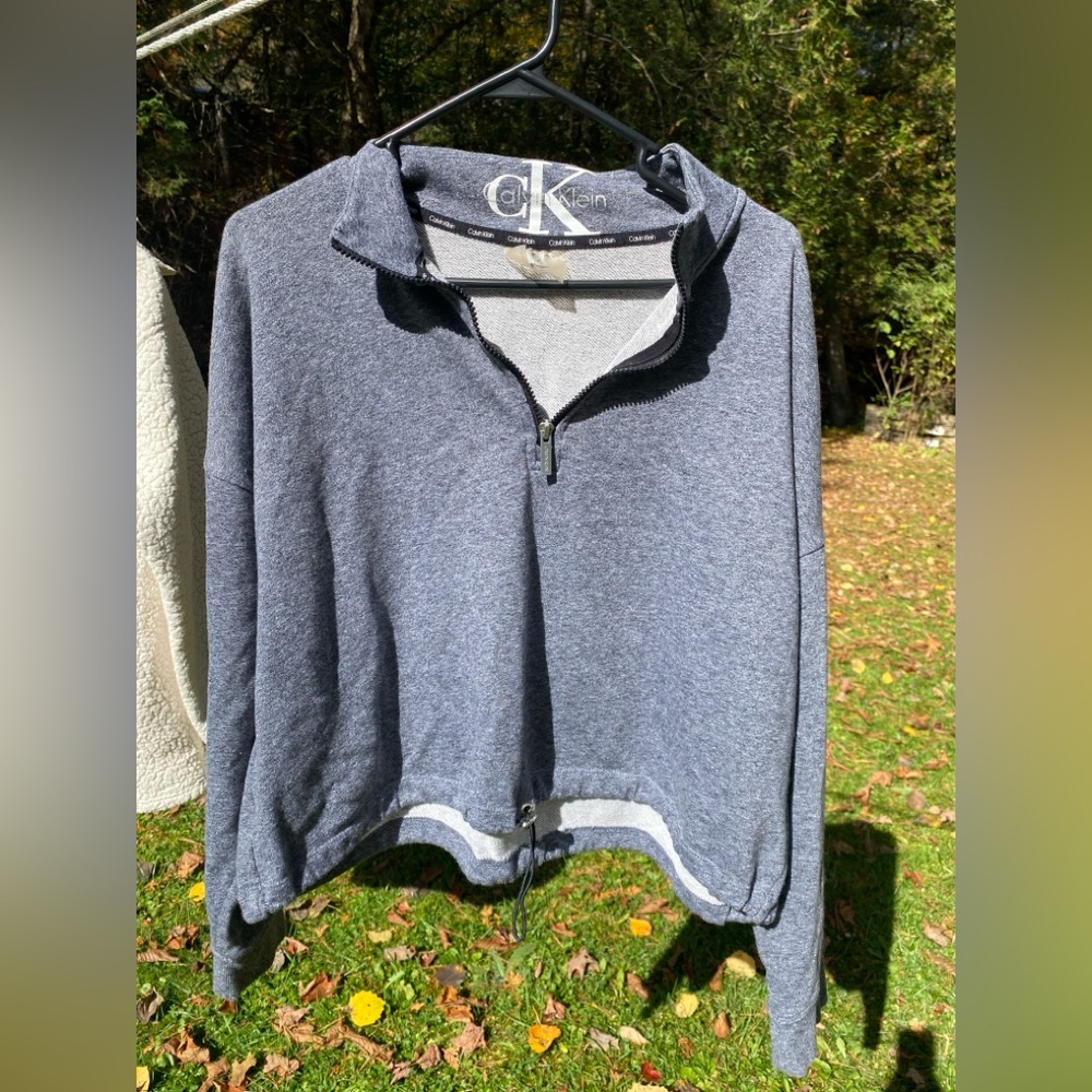 Calvin Klein 1/4 Zip Cropped Sweatshirt